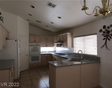 3273 Cambridgeshire Street - Photo Thumbnail 14