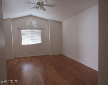 3273 Cambridgeshire Street - Photo Thumbnail 30