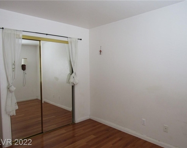 3273 Cambridgeshire Street - Photo Thumbnail 22