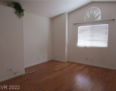 3273 Cambridgeshire Street - Photo Thumbnail 31