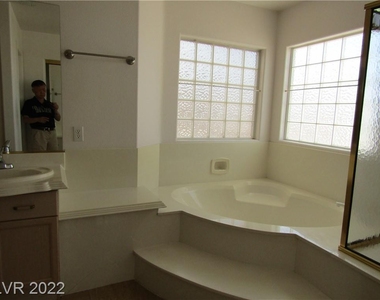 3273 Cambridgeshire Street - Photo Thumbnail 41