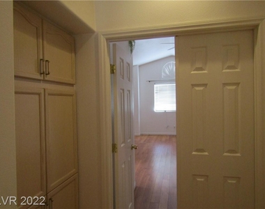 3273 Cambridgeshire Street - Photo Thumbnail 29