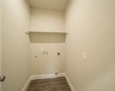 2810 College Park Drive - Photo Thumbnail 15