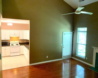 408 Normandy Cir - Photo Thumbnail 6