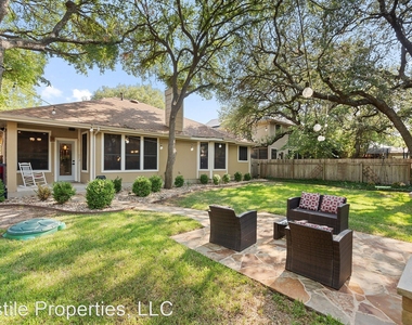 4129 Travis Country Circle - Photo Thumbnail 17