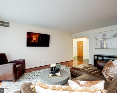 1077 30th St Nw #205 - Photo Thumbnail 7