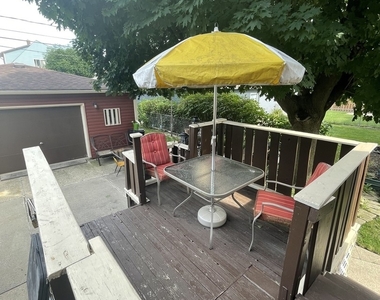 1215 Clarence Avenue - Photo Thumbnail 18