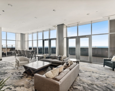 600 N Lake Shore Drive - Photo Thumbnail 35