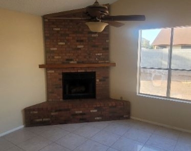 7121 W Sierra Vista Dr - Photo Thumbnail 9