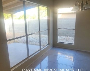 7121 W Sierra Vista Dr - Photo Thumbnail 33