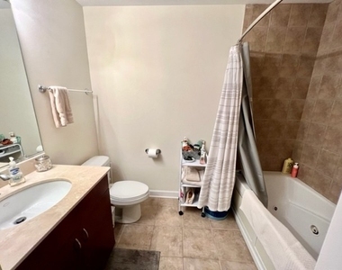 451 W Huron Street - Photo Thumbnail 16