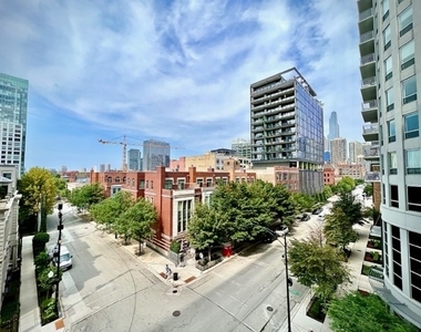 451 W Huron Street - Photo Thumbnail 9