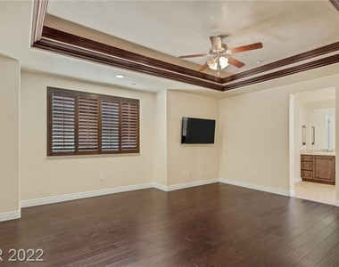 9141 Tesoras Drive - Photo Thumbnail 15