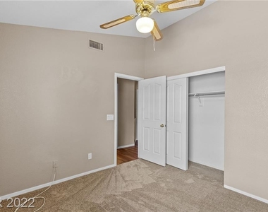 1161 Castle Point Avenue - Photo Thumbnail 11