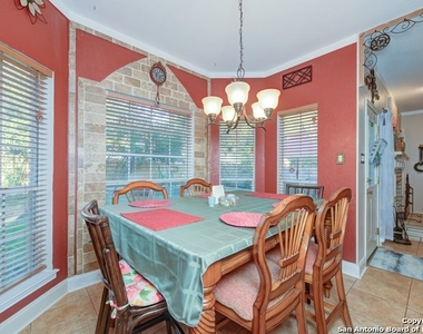 1522 Saxonhill Dr - Photo Thumbnail 13