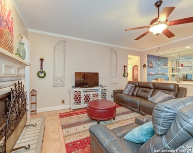 1522 Saxonhill Dr - Photo Thumbnail 9