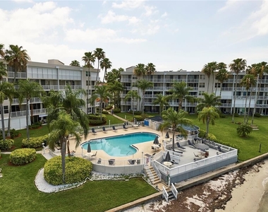 5701 Bahia Del Mar Circle - Photo Thumbnail 17