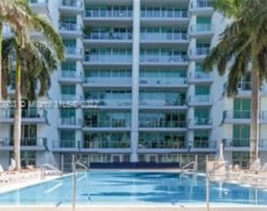 2627 S Bayshore Dr Apt 800 - Photo Thumbnail 0