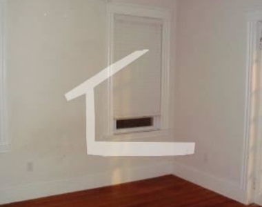 18 Taft St # 4 - Photo Thumbnail 4