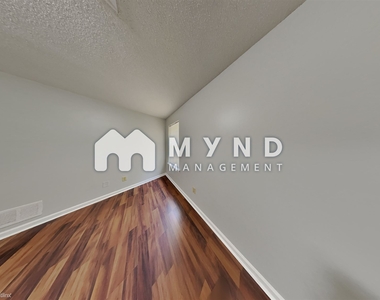 4611 Addington Dr - Photo Thumbnail 14