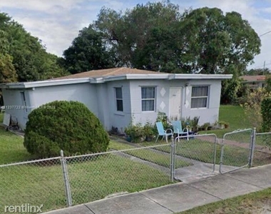 17455r Sw 105th Ave - Photo Thumbnail 2