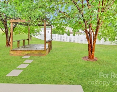 6843 Squirrels Foot Court - Photo Thumbnail 26