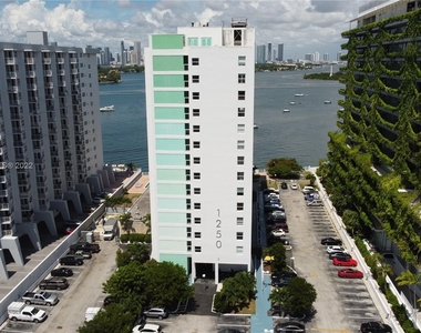 1250 West Ave - Photo Thumbnail 0