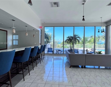 9225 Collins Ave - Photo Thumbnail 24