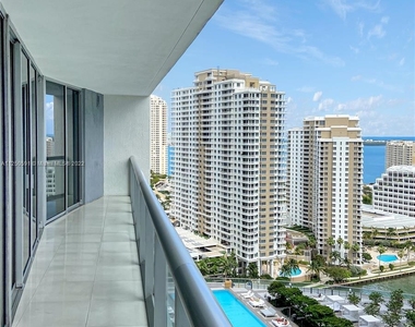 475 Brickell Ave - Photo Thumbnail 10