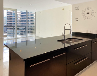 475 Brickell Ave - Photo Thumbnail 7