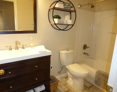 447 N Alder Court - Photo Thumbnail 4