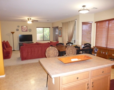 1042 N Moccasin Trail - Photo Thumbnail 3