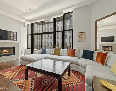 333 W Hubbard Street - Photo Thumbnail 3