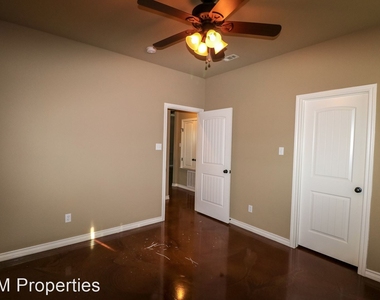 3132 Silver Saddle Drive - Photo Thumbnail 17