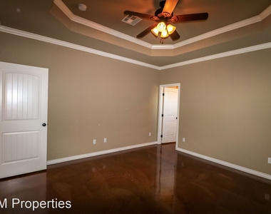 3132 Silver Saddle Drive - Photo Thumbnail 11