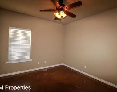 3132 Silver Saddle Drive - Photo Thumbnail 16