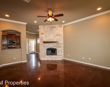 3132 Silver Saddle Drive - Photo Thumbnail 2