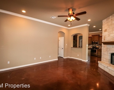 3132 Silver Saddle Drive - Photo Thumbnail 4