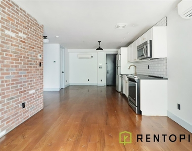 31 Brooklyn Ave - Photo Thumbnail 2