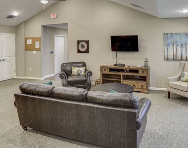 3025 Squire Cir - Photo Thumbnail 18