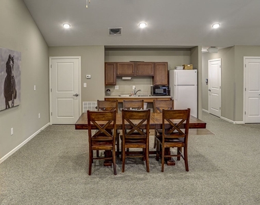 3025 Squire Cir - Photo Thumbnail 17