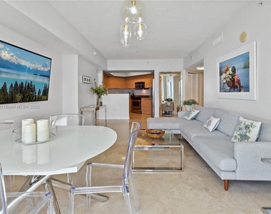 16699 Collins Ave - Photo Thumbnail 2