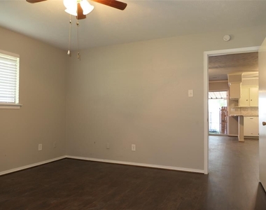 6315 Rincon Way - Photo Thumbnail 9