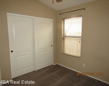 41836 W Colby Dr - Photo Thumbnail 8