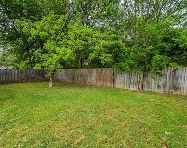 11207  Sage Hollow Dr - Photo Thumbnail 22