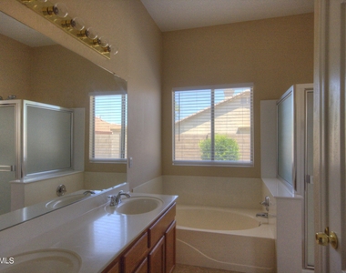 8776 W Adam Avenue - Photo Thumbnail 9