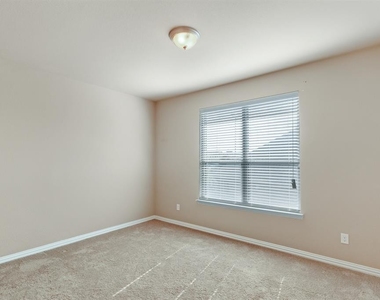 1804 Brown Stone Drive - Photo Thumbnail 25