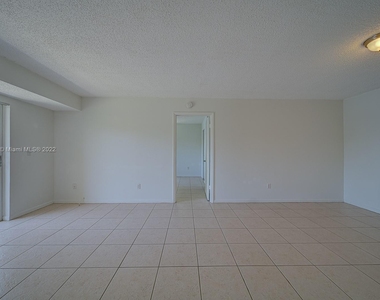 8240 Sw 210th St - Photo Thumbnail 22