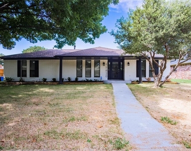 15820 Meadow Vista Drive - Photo Thumbnail 1