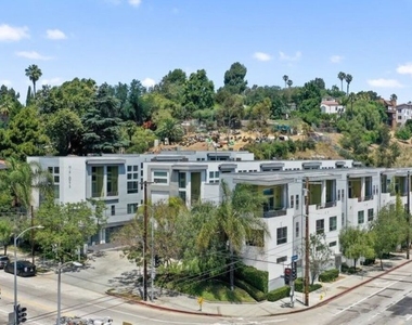 2395 Silver Lake Blvd - Photo Thumbnail 0